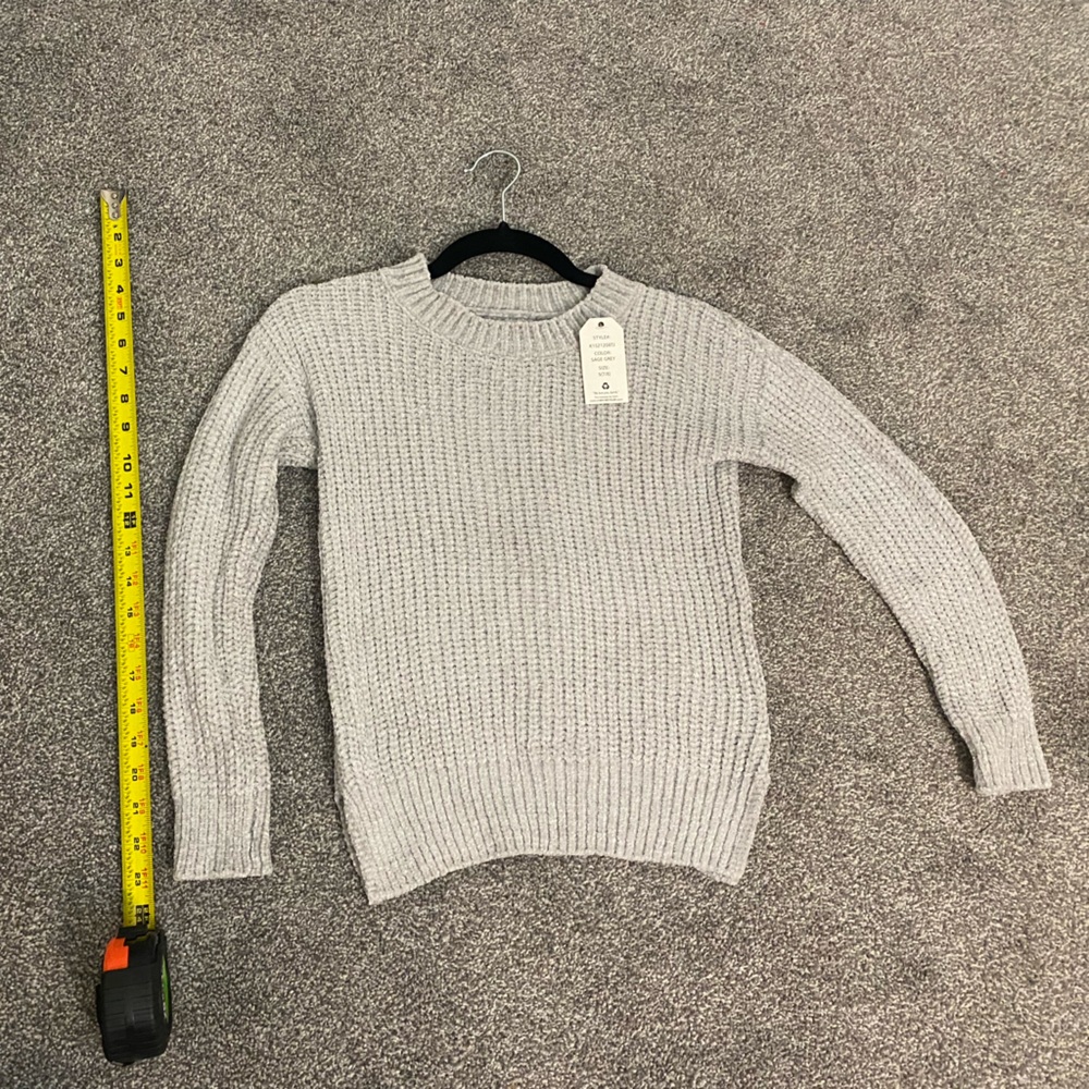 #57 NWT Girls pink republic gray knitted sweater super soft